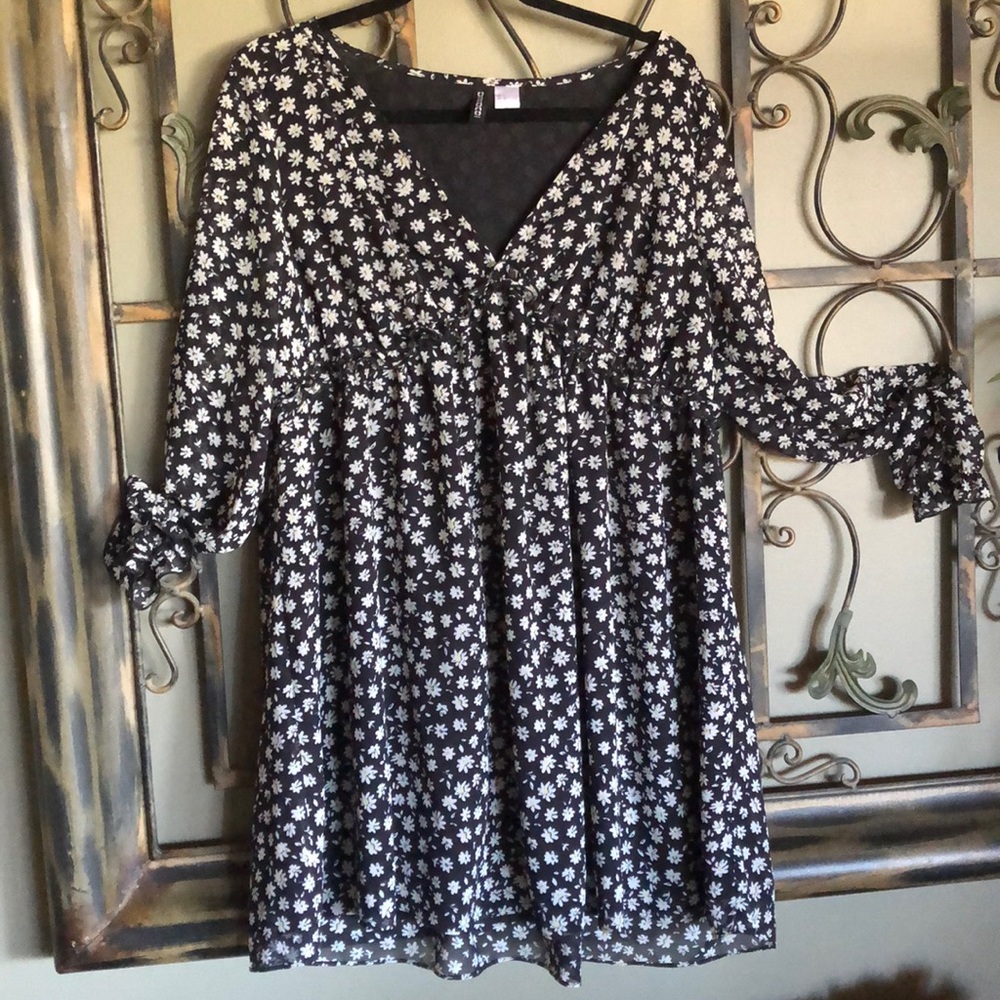 Sweet flowing H & M lined dress